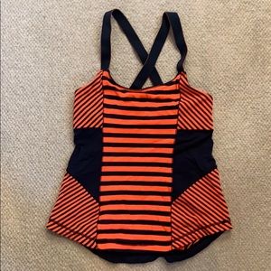 Lululemon top with built in bra - Sz 6